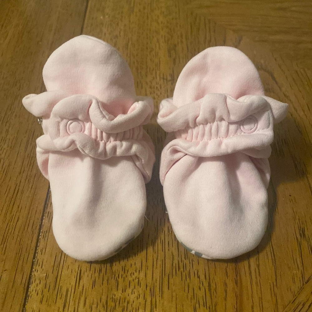 Zutano adjustable booties